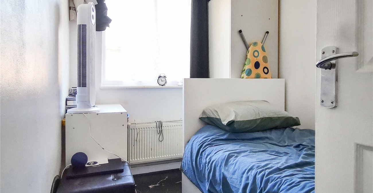 3 bedroom house to rent in Erith | Robinson Jackson