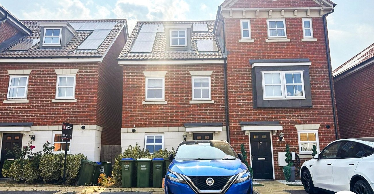 3 bedroom house to rent in Slade Green | Robinson Jackson