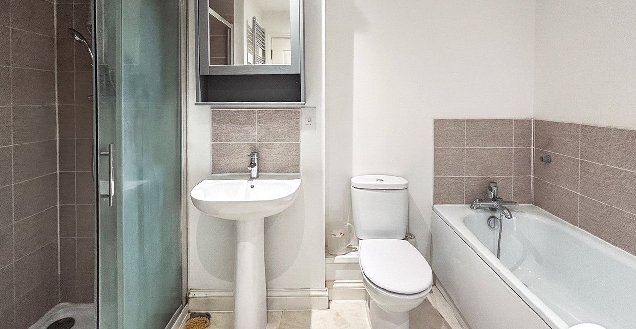 3 bedroom house to rent in Slade Green | Robinson Jackson
