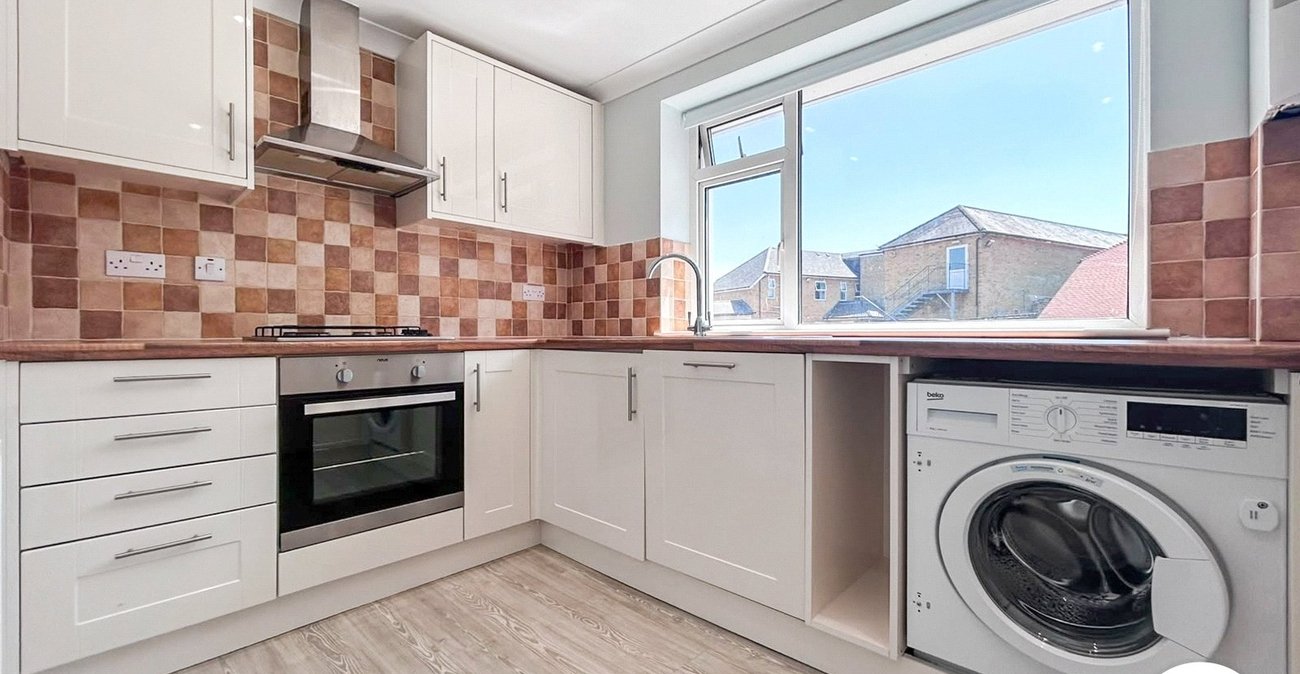 2 bedroom property to rent in Maidstone | Robinson Michael & Jackson