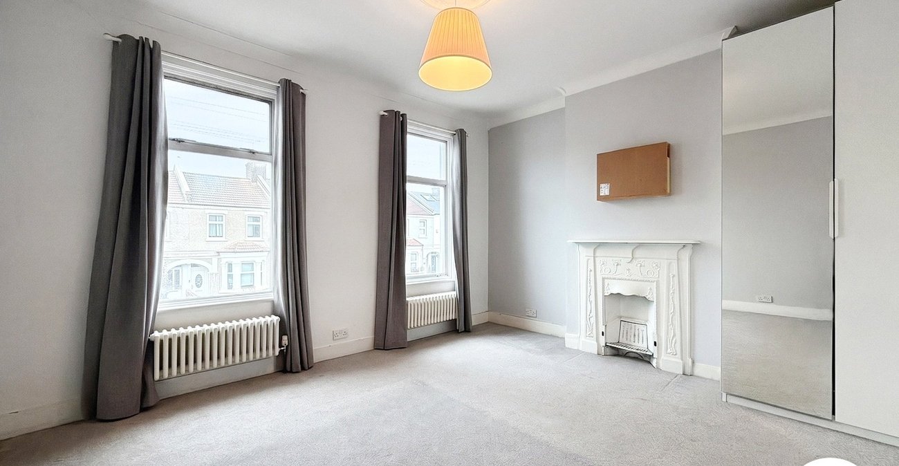 2 bedroom house to rent in Welling | 