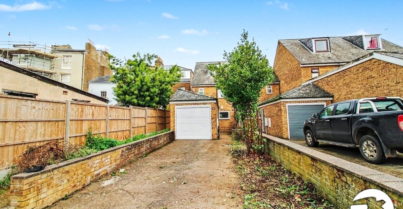 4 bedroom house to rent in Gravesend | Robinson Michael & Jackson