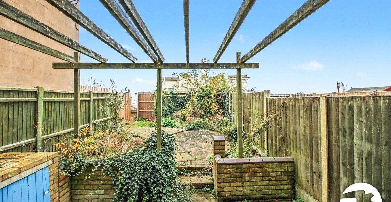 4 bedroom house to rent in Gravesend | Robinson Michael & Jackson