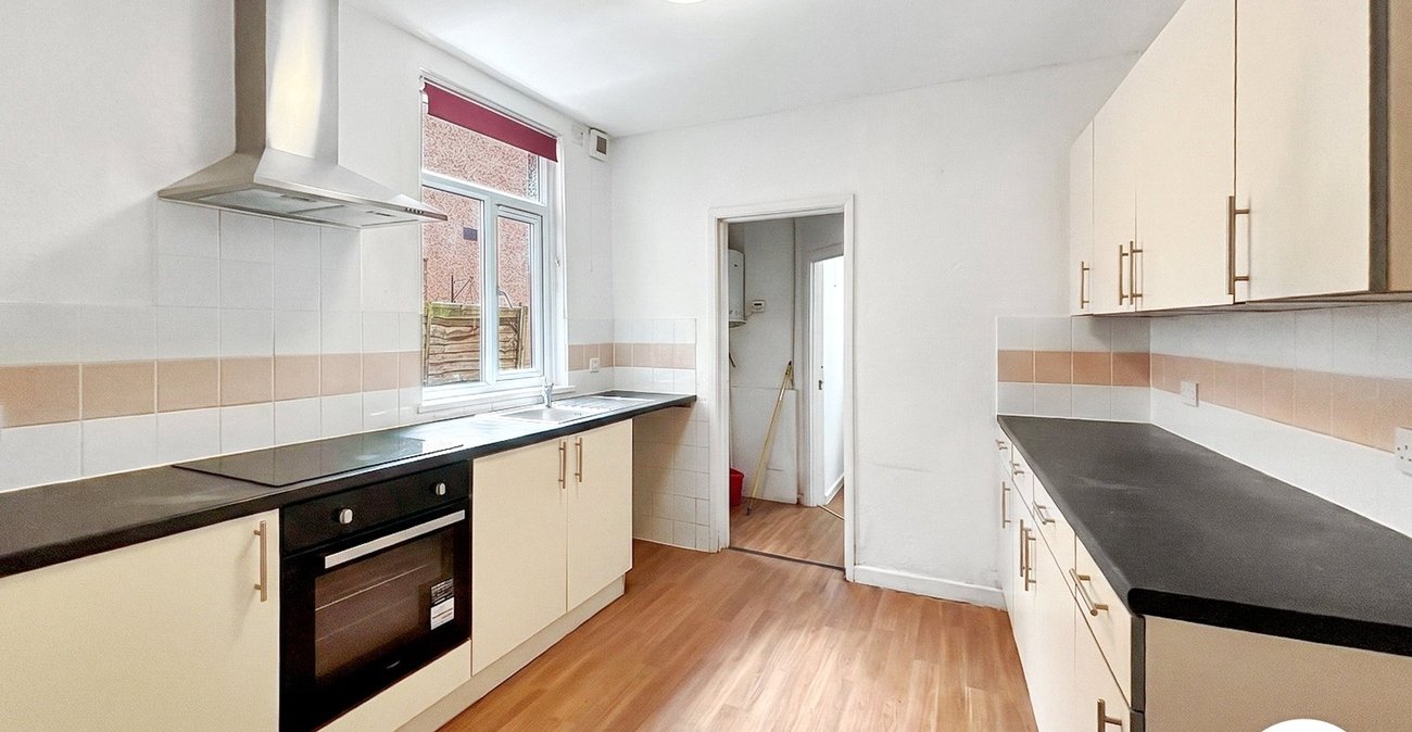 4 bedroom house to rent in Erith | Robinson Jackson