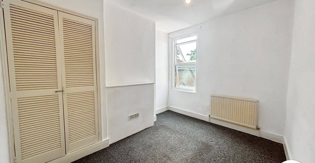 4 bedroom house to rent in Erith | Robinson Jackson