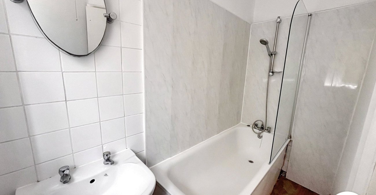 4 bedroom house to rent in Erith | Robinson Jackson