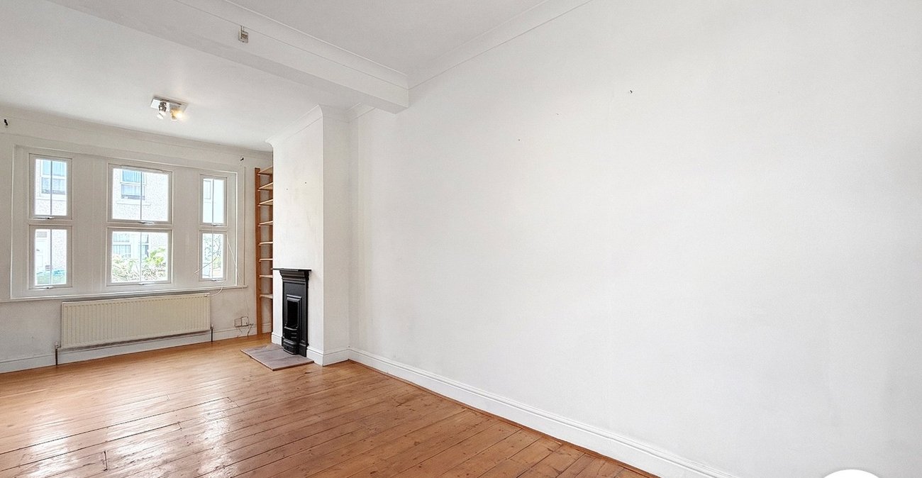 2 bedroom house to rent in London | 