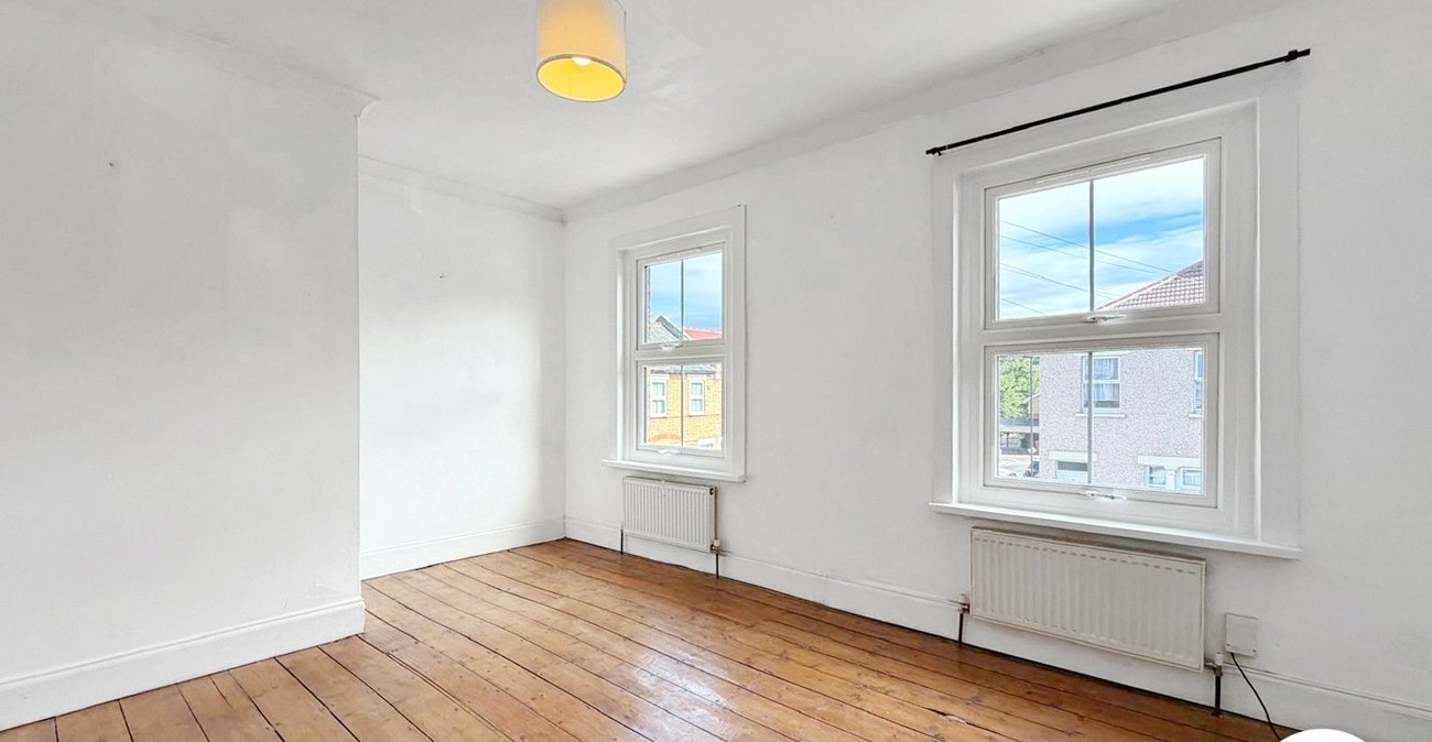 2 bedroom house to rent in London | 