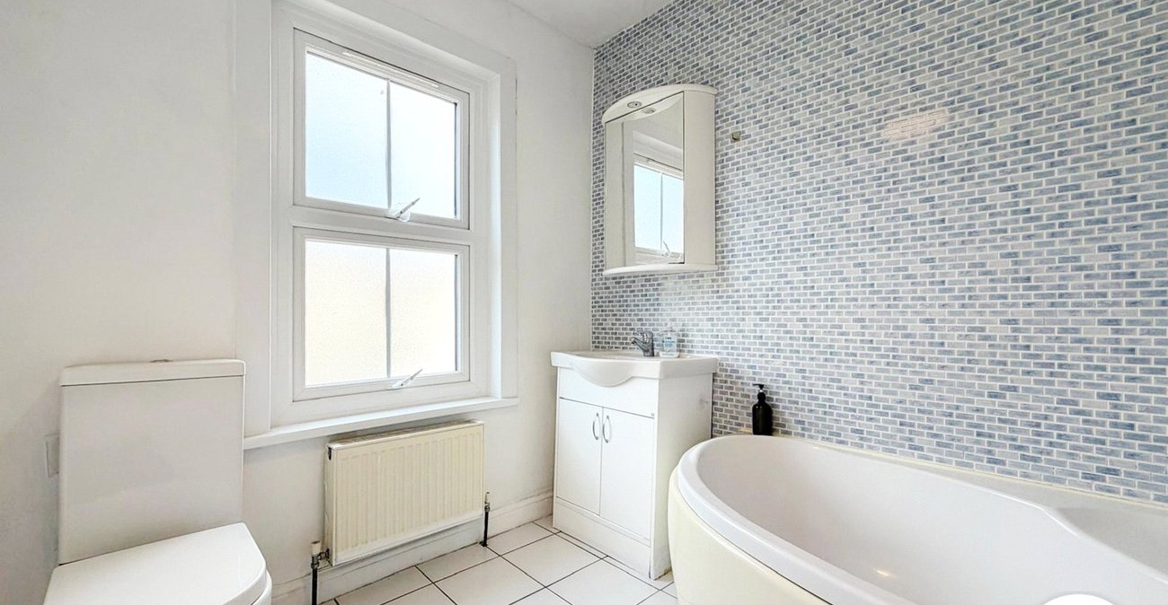 2 bedroom house to rent in London | 