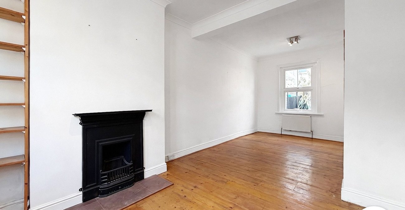 2 bedroom house to rent in London | 