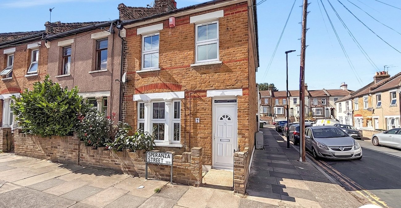 2 bedroom house to rent in London | 