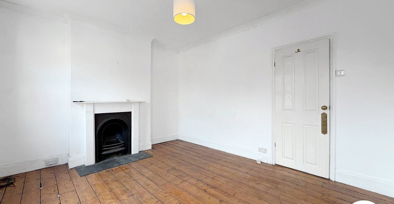 2 bedroom house to rent in London | 