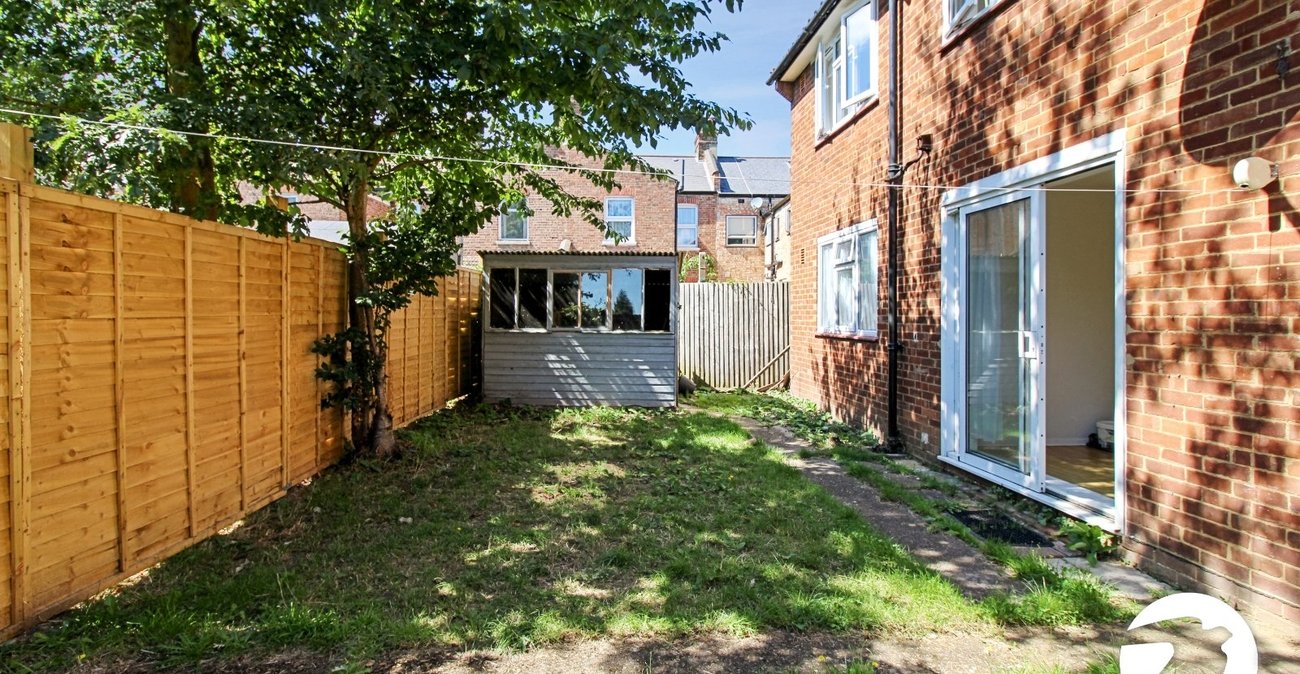 2 bedroom property to rent in Catford | Robinson Jackson