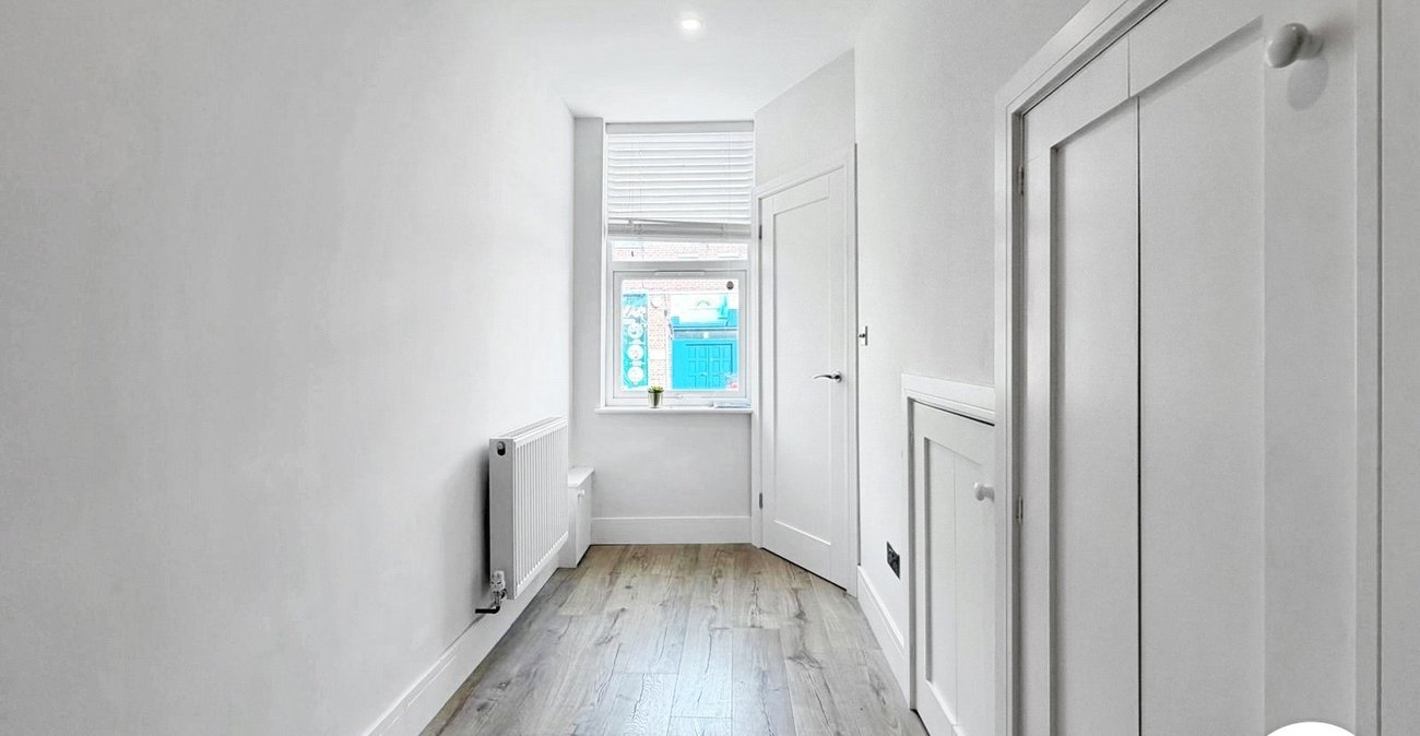 2 bedroom house to rent in London | 