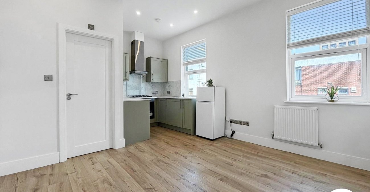 2 bedroom house to rent in London | 