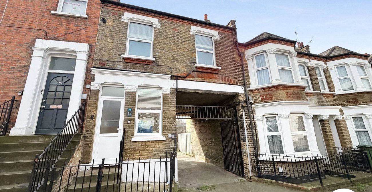 2 bedroom house to rent in London | 