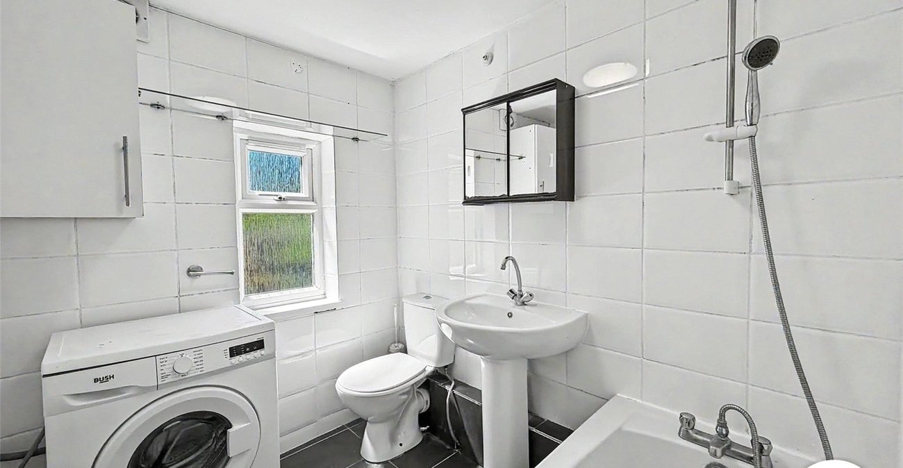 2 bedroom house to rent in Gillingham | Robinson Michael & Jackson