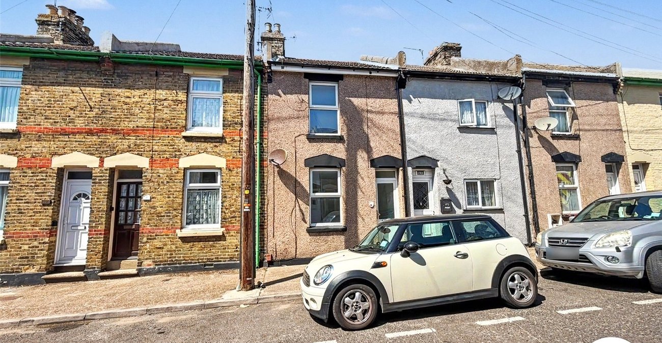 2 bedroom house to rent in Gillingham | Robinson Michael & Jackson