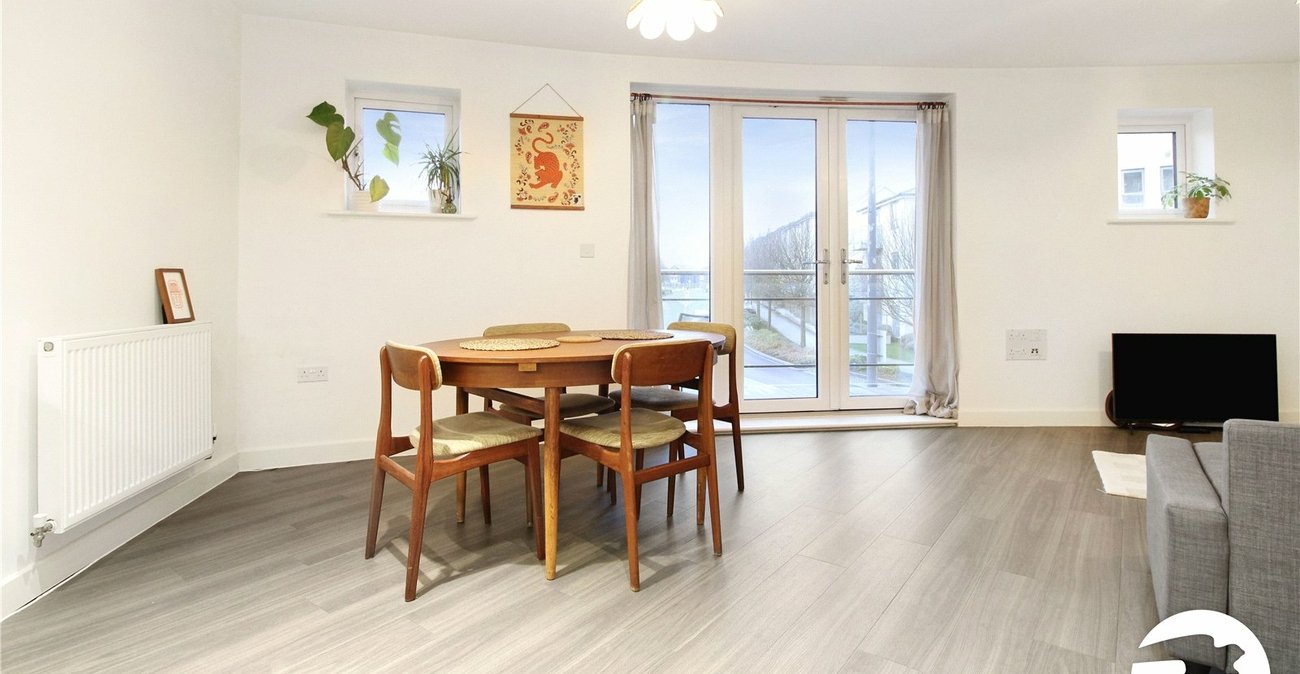 2 bedroom property to rent in Northfleet | Robinson Michael & Jackson