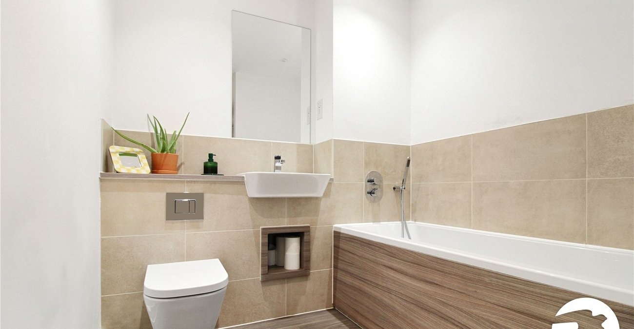 2 bedroom property to rent in Northfleet | Robinson Michael & Jackson