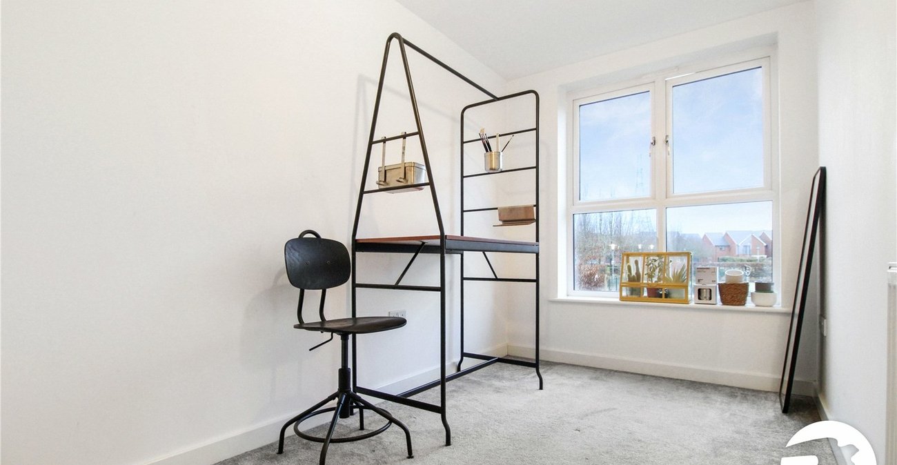 2 bedroom property to rent in Northfleet | Robinson Michael & Jackson