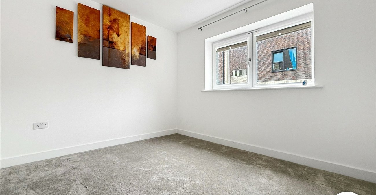 2 bedroom house to rent in Rochester | Robinson Michael & Jackson