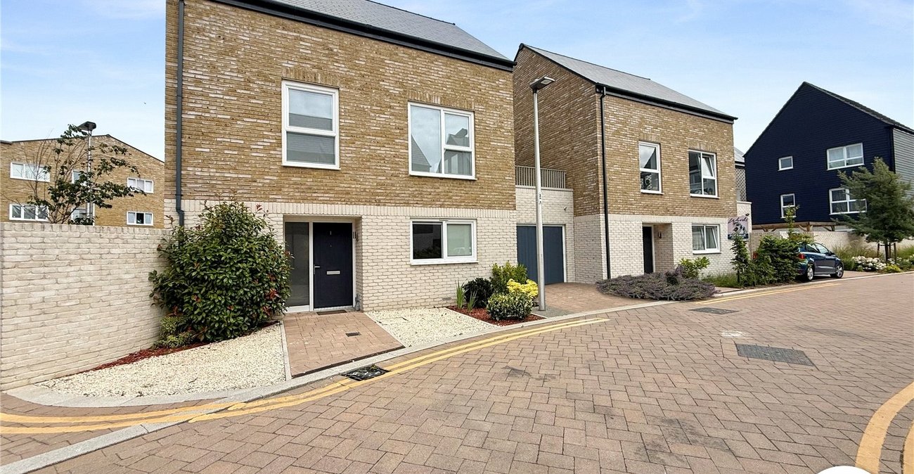 2 bedroom house to rent in Rochester | Robinson Michael & Jackson