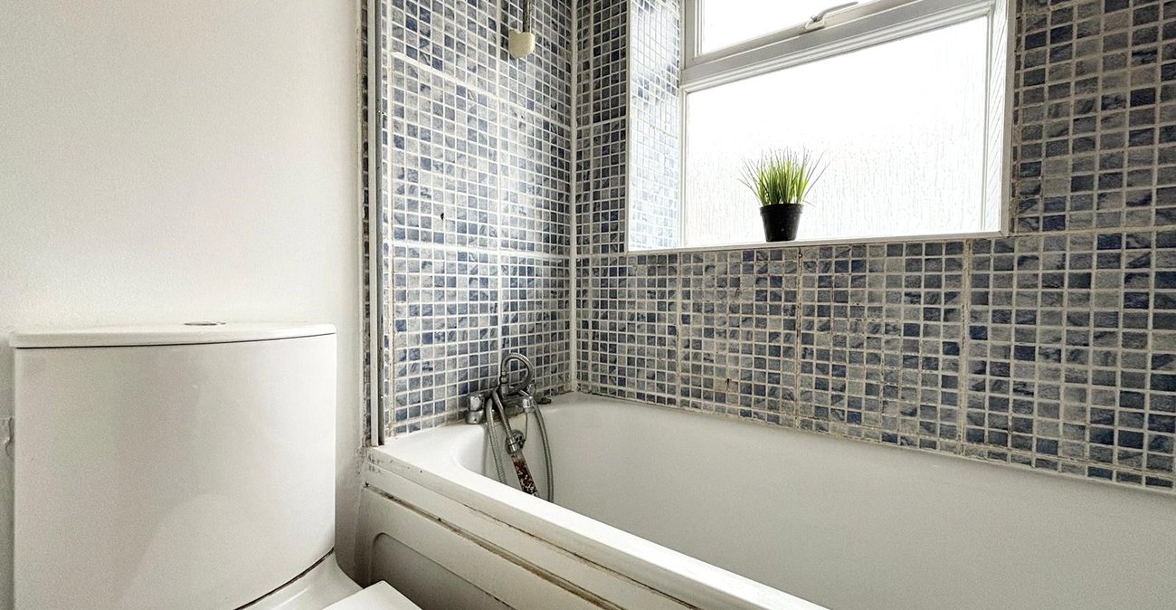 2 bedroom house to rent in Dartford | Robinson Jackson