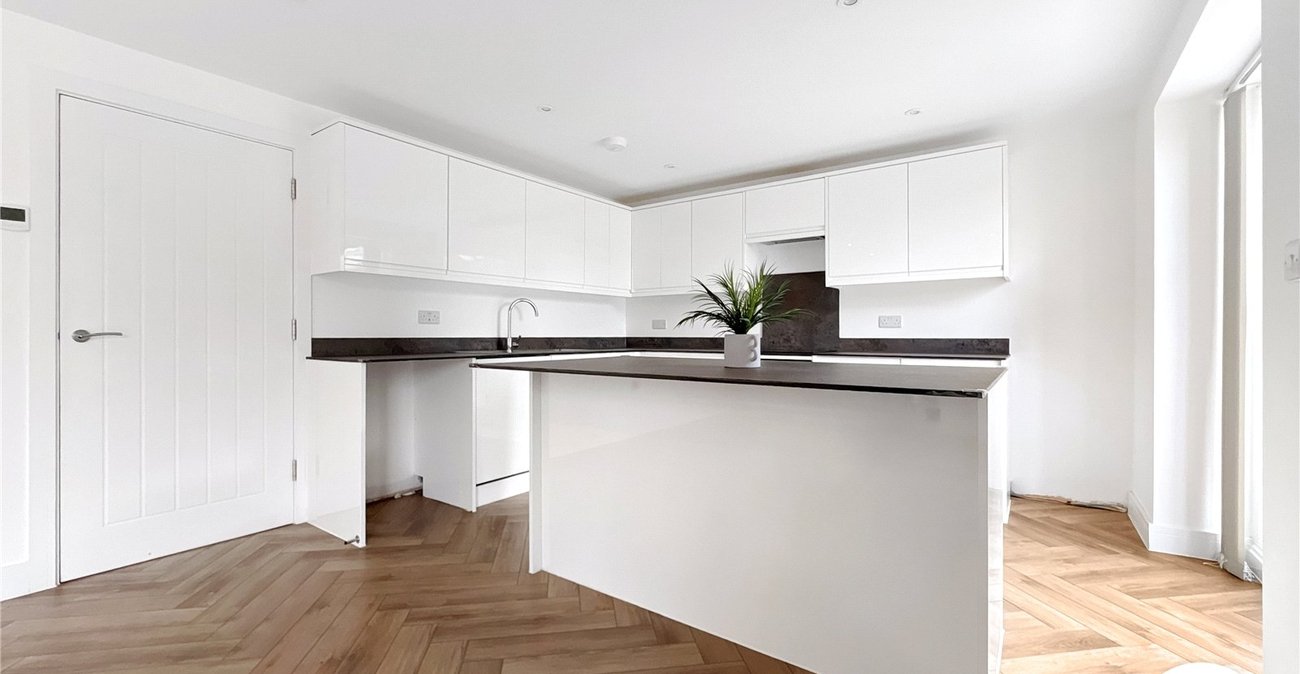 3 bedroom house to rent in Lynsted | Robinson Michael & Jackson