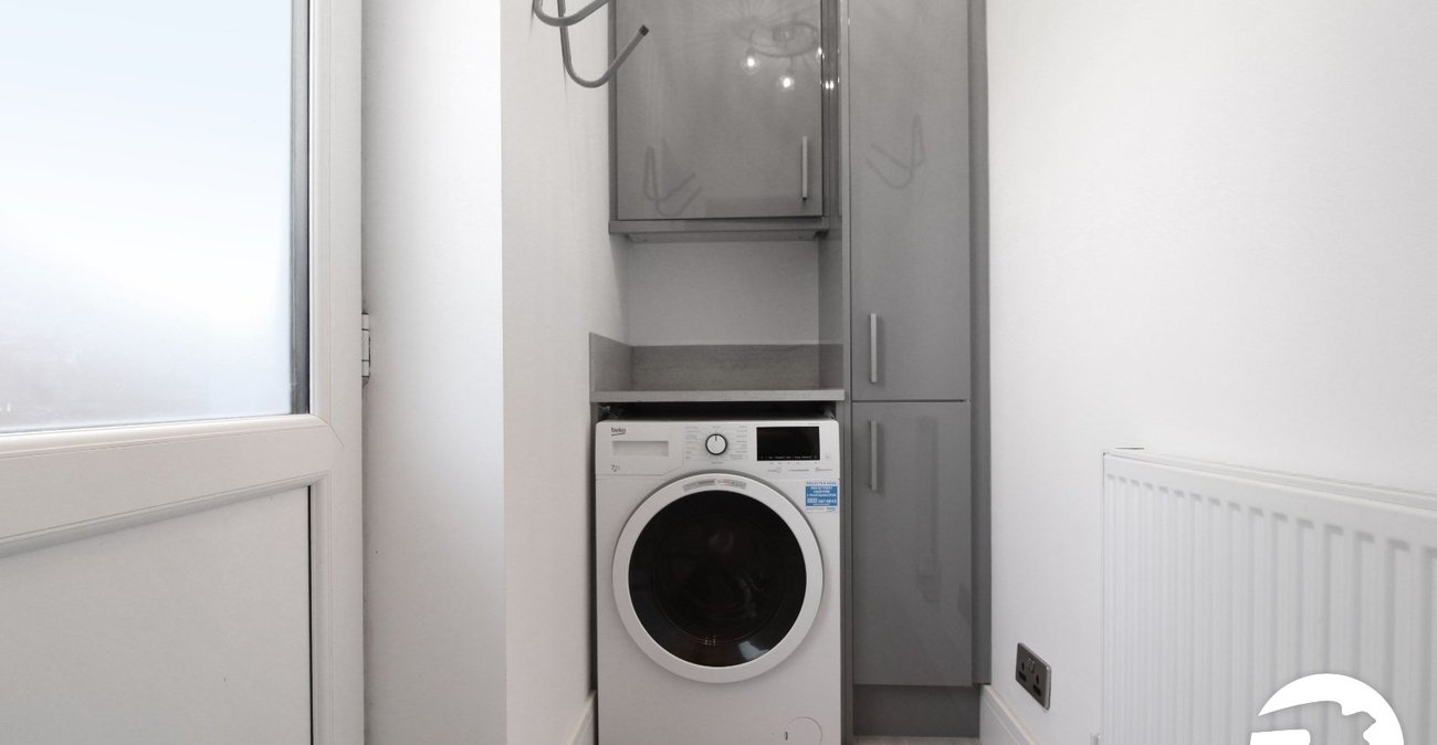 3 bedroom house to rent in Gravesend | Robinson Michael & Jackson