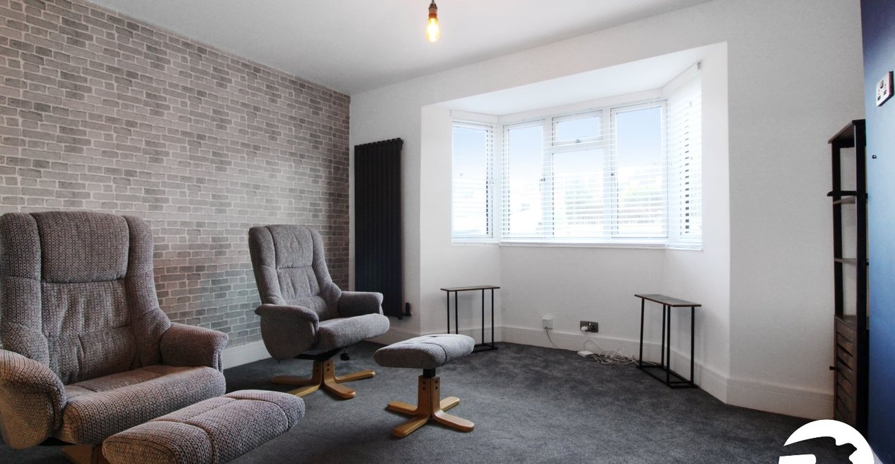 3 bedroom house to rent in Gravesend | Robinson Michael & Jackson