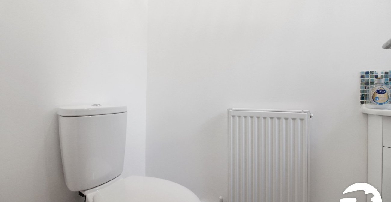 3 bedroom house to rent in Gravesend | Robinson Michael & Jackson