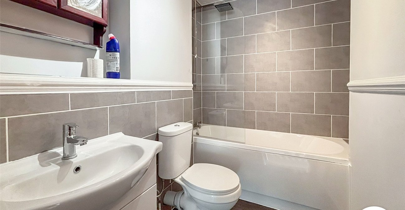 2 bedroom property to rent in Dartford | Robinson Jackson