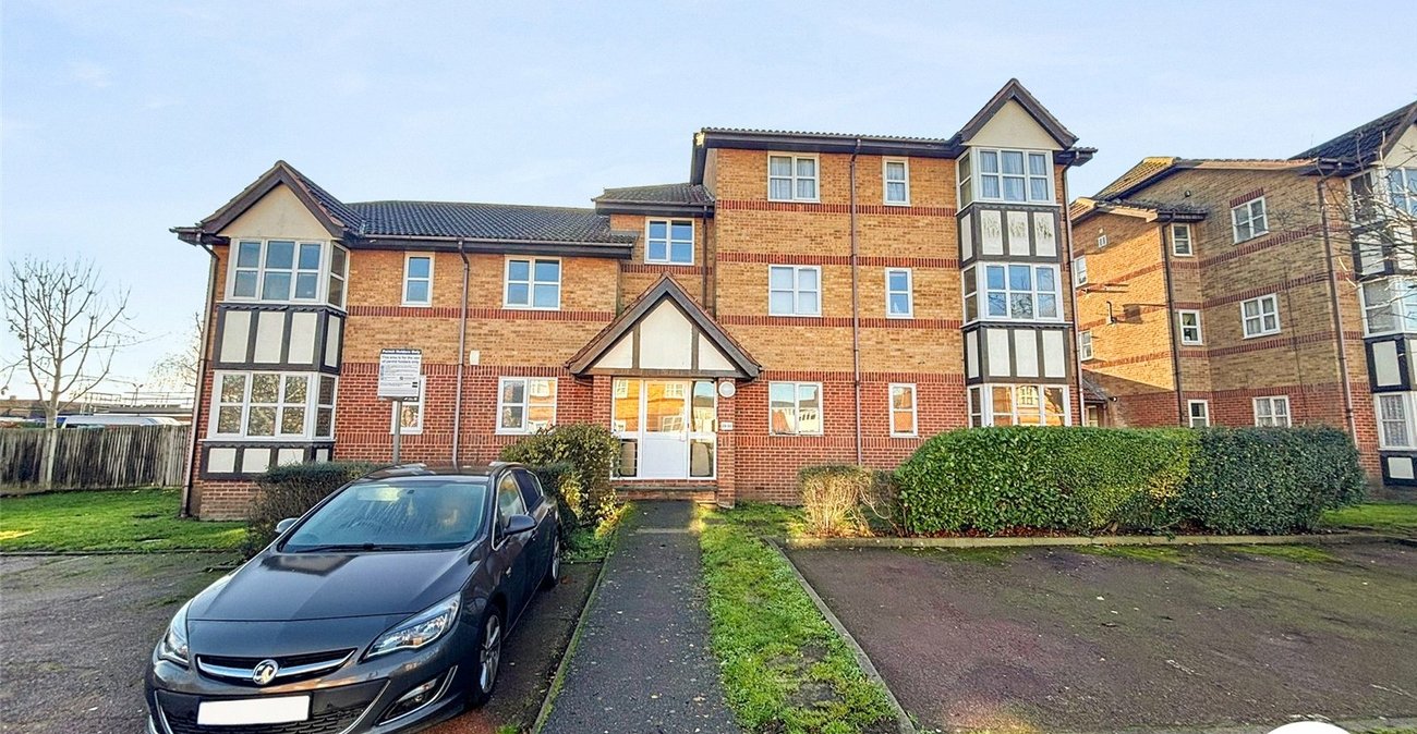 2 bedroom property to rent in Dartford | Robinson Jackson