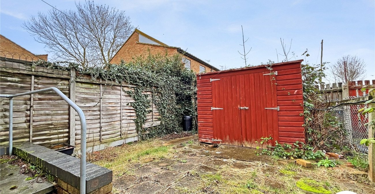 3 bedroom house to rent in Rainham | Robinson Michael & Jackson