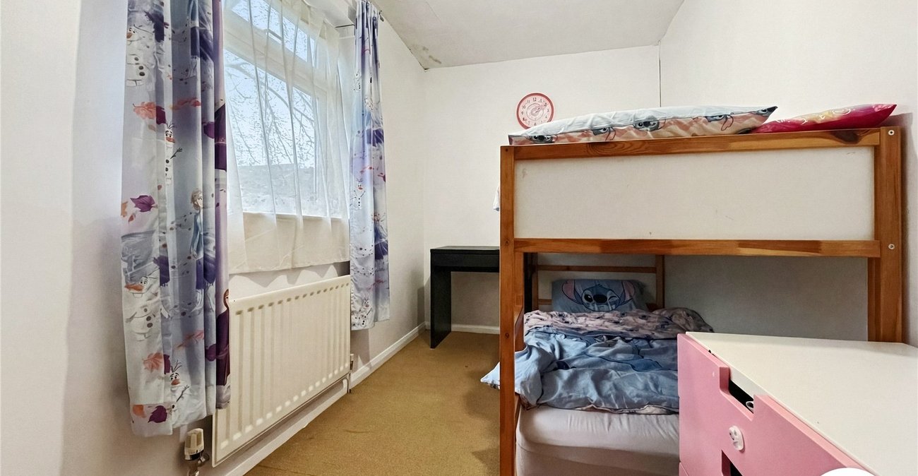 3 bedroom house to rent in Rainham | Robinson Michael & Jackson