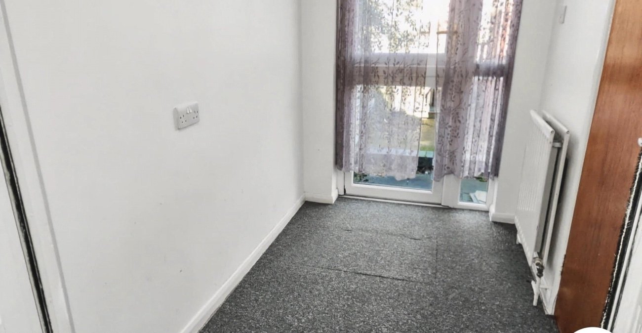 3 bedroom house to rent in Rainham | Robinson Michael & Jackson