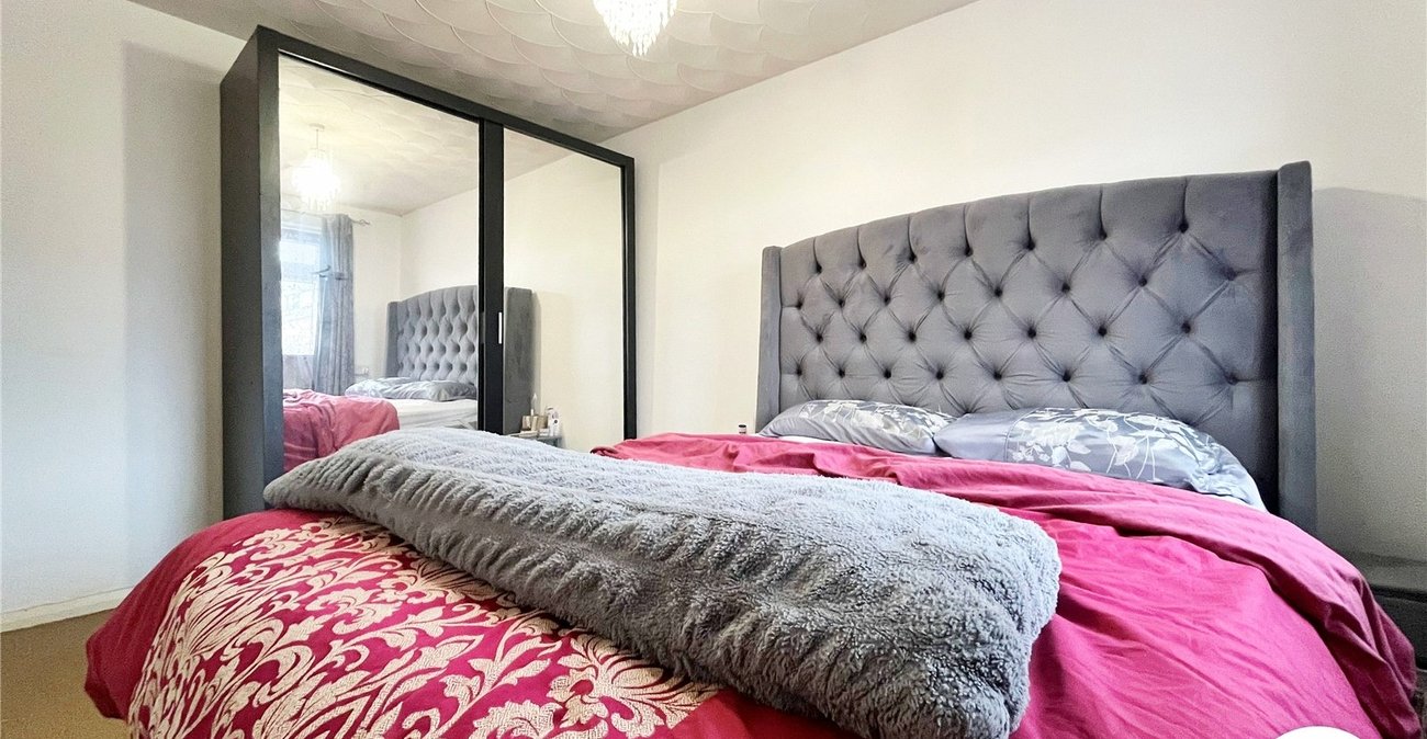 3 bedroom house to rent in Rainham | Robinson Michael & Jackson