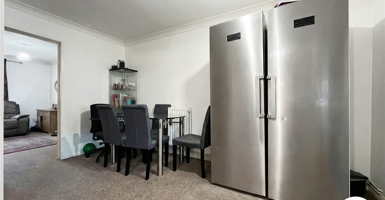 3 bedroom house to rent in Rainham | Robinson Michael & Jackson