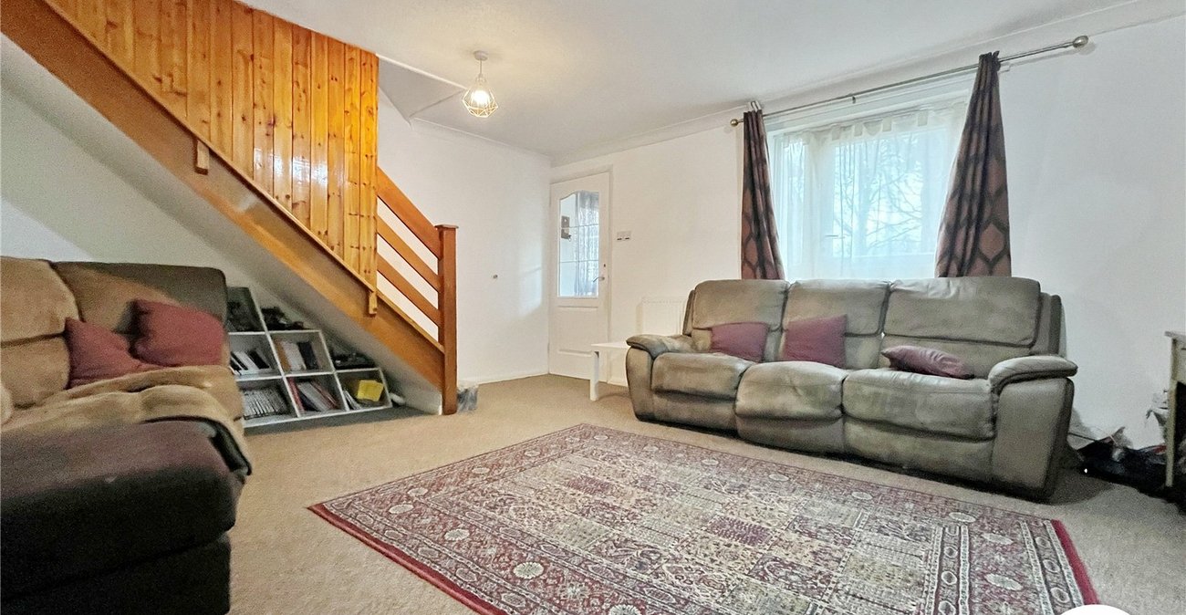 3 bedroom house to rent in Rainham | Robinson Michael & Jackson