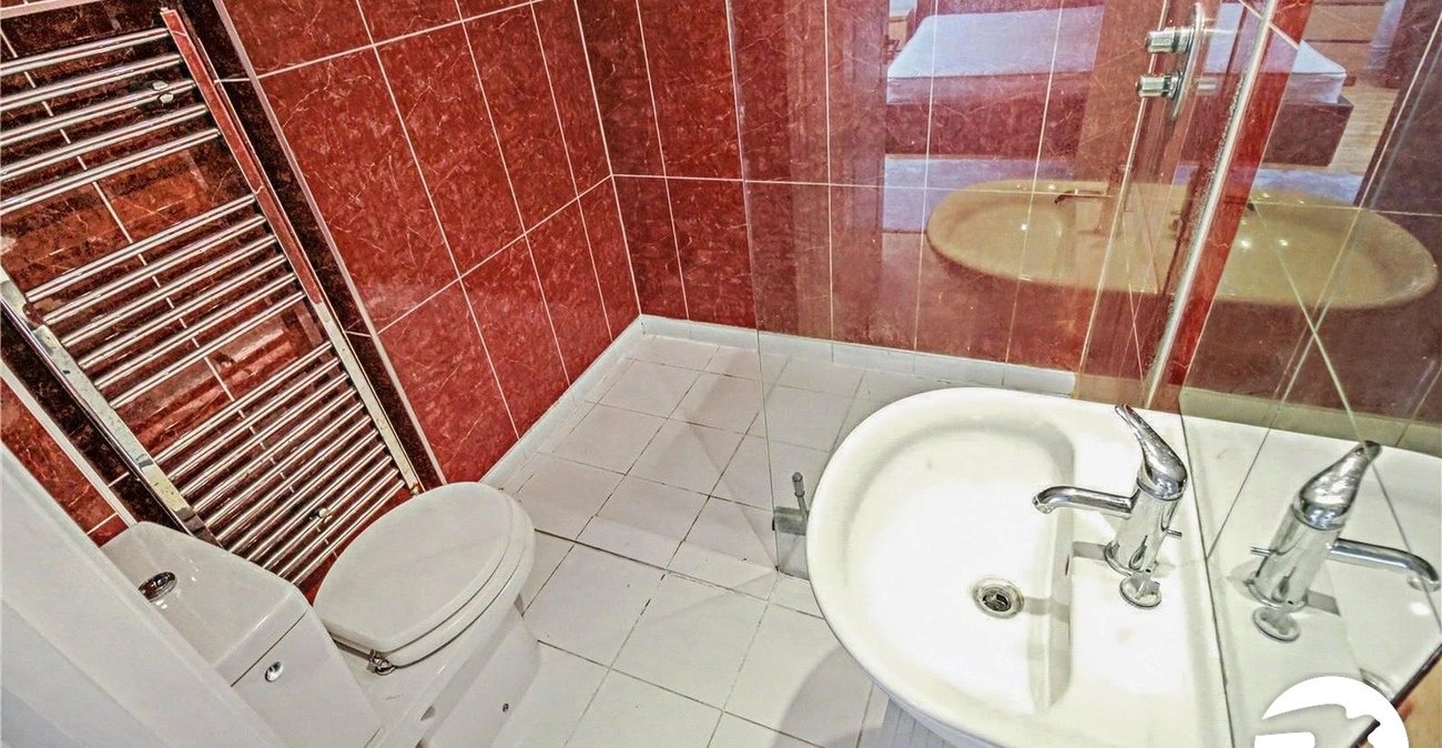 2 bedroom property to rent in Burrage Road | 