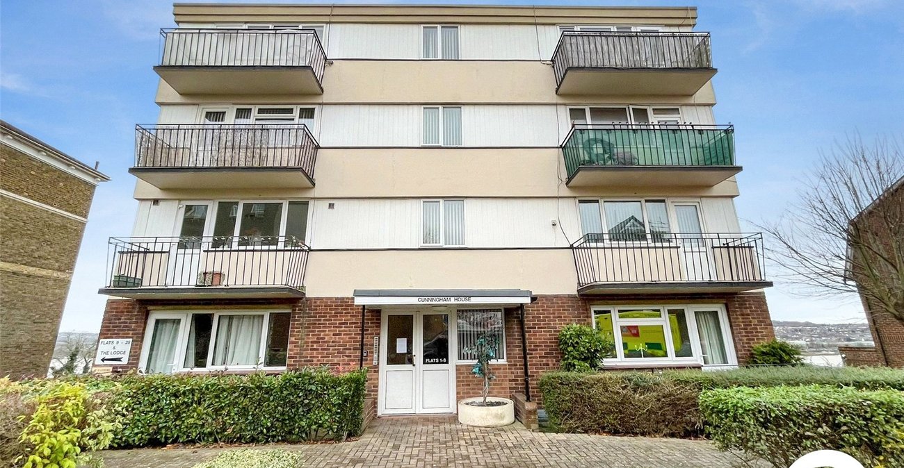 2 bedroom property to rent in Rochester | Robinson Michael & Jackson