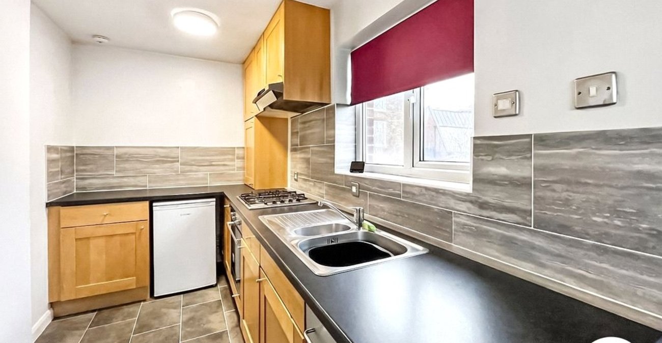 2 bedroom property to rent in Rochester | Robinson Michael & Jackson
