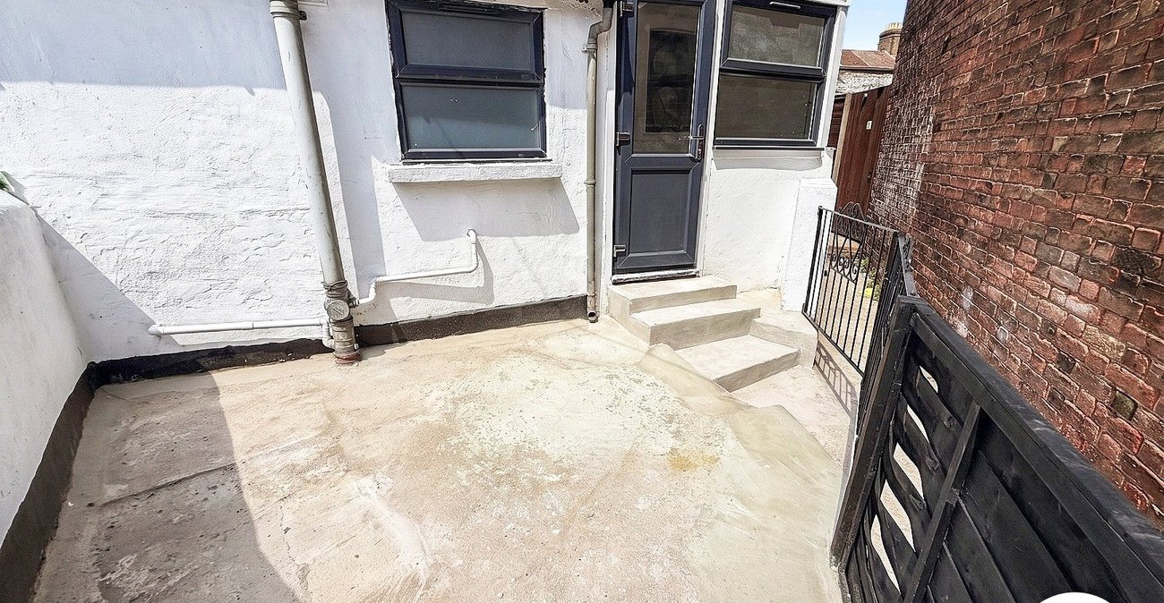 2 bedroom house to rent in Sittingbourne | Robinson Michael & Jackson