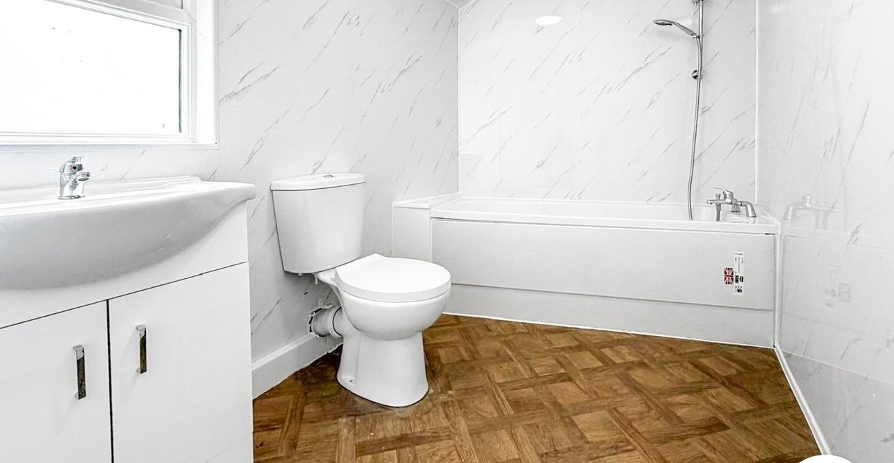2 bedroom house to rent in Sittingbourne | Robinson Michael & Jackson