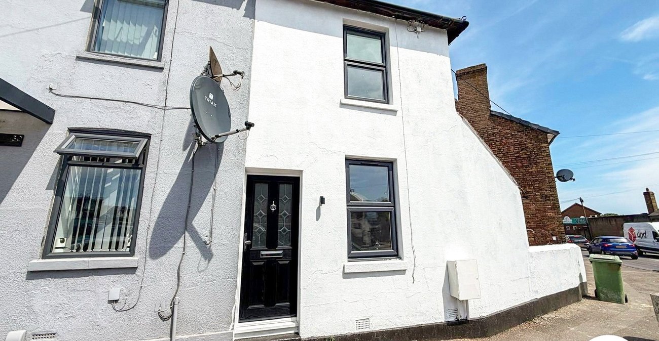 2 bedroom house to rent in Sittingbourne | Robinson Michael & Jackson