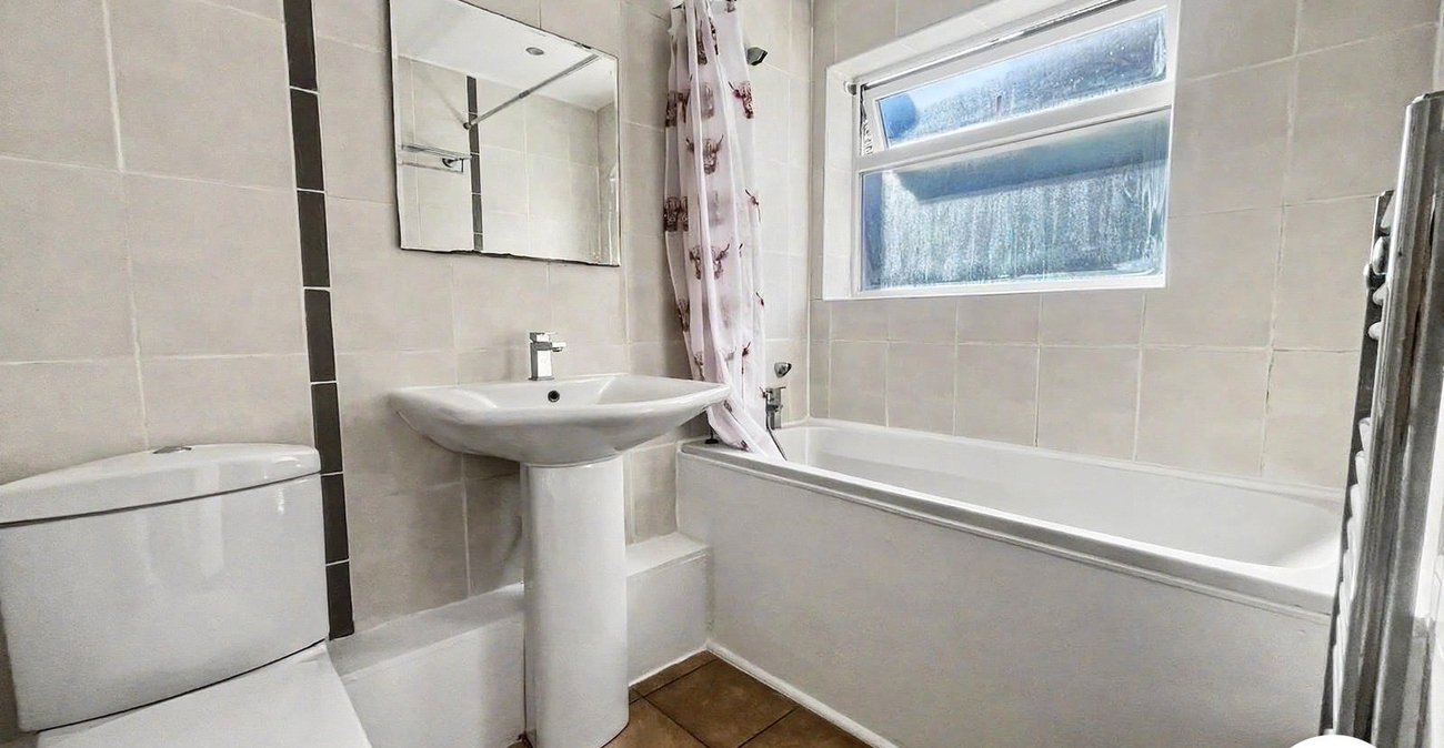 2 bedroom property to rent in Dartford | Robinson Jackson