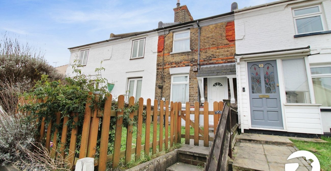 2 bedroom house to rent in Swanscombe | Robinson Michael & Jackson