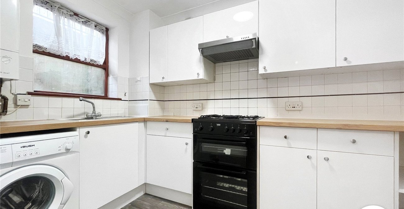 1 bedroom property to rent in Gillingham | Robinson Michael & Jackson