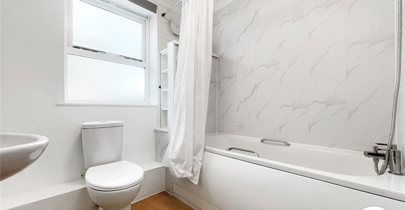 1 bedroom property to rent in Gillingham | Robinson Michael & Jackson